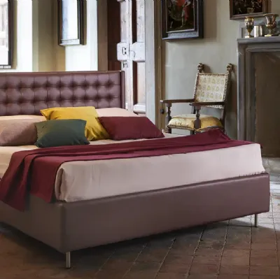 Letto Frassineto in pelle imbottita con testiera trapuntata di Mauri Soft Dream