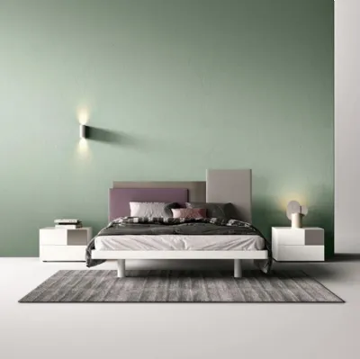 Letto matrimoniale E02 Mondrian Pad e Alfa con testiera asimmetrica rivestita in tessuto di Mercantini