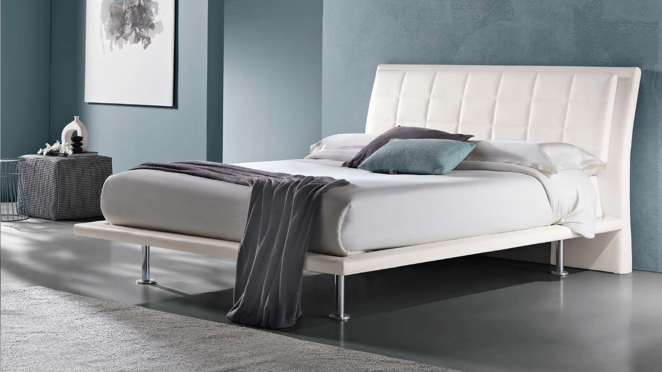 Letto in pelle Eden di Susan imbottiti