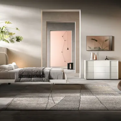 Letto con testiera in tessuto e giroletto in laccato opaco G01 Velvet e Alfa di Mercantini