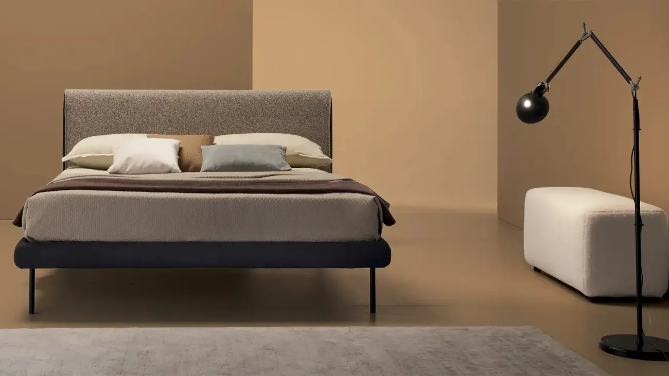 Letto moderno Miglio in tessuto con testiera di Mauri Soft Dream