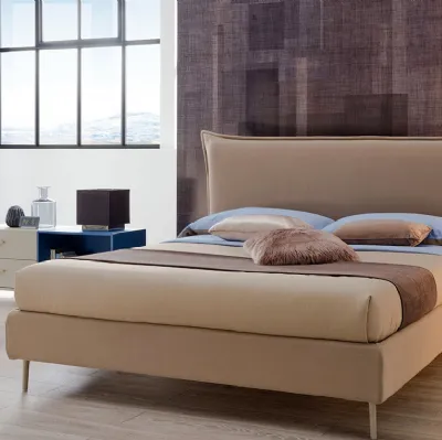 Letto in tessuto imbottito con testiera SC219 di Moretti Compact