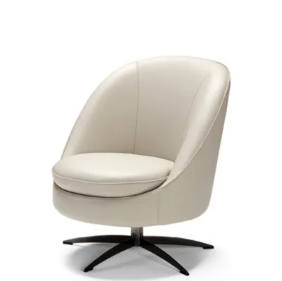 Poltroncina in pelle con cuscino imbottito su base girevole a cinque razze Yuma Max Divani