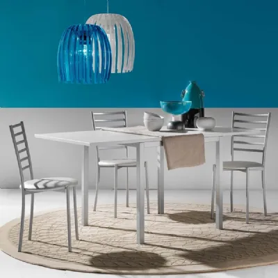Tavolo allungabile Web in nobilitato bianco con base in metallo verniciato alluminio di La Seggiola
