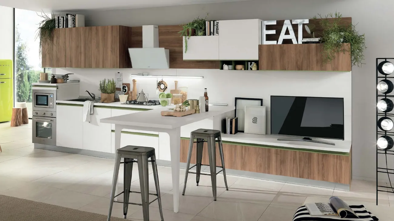 Cucina Moderne Concept finitura Noce e laccato Bianco con gole Verde Gonzaga di Moretti Cucine