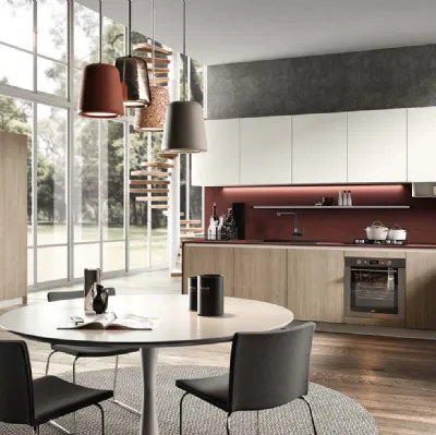 Cucina Moderne Evolution finitura Frassino Cenere, laccato bianco e Rosso Palatino di Moretti Cucine