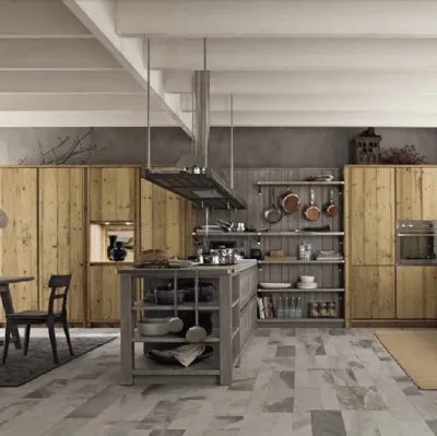 Cucina Moderna con isola in legno vecchio con top in pietra Maestrale M03 di Scandola