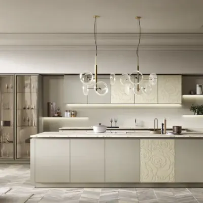 Cucina Moderna con isola Mirage 01 in laccato e malta con decoro di Moretti Cucine