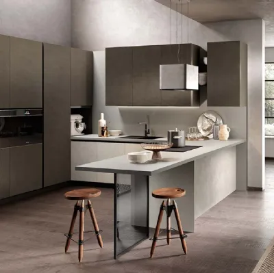 Cucina Moderna con penisola Venere in laccato malta spatolato a mano Ardesia e Nebbia di Moretti Cucine