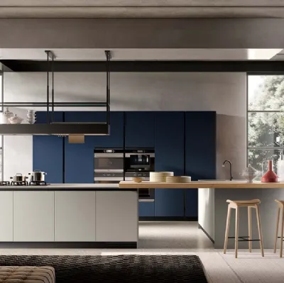 Cucina Moderne Venere Fenix Blu e laccato Grigio Luce con penisola Rovere Naturale di Moretti Cucine